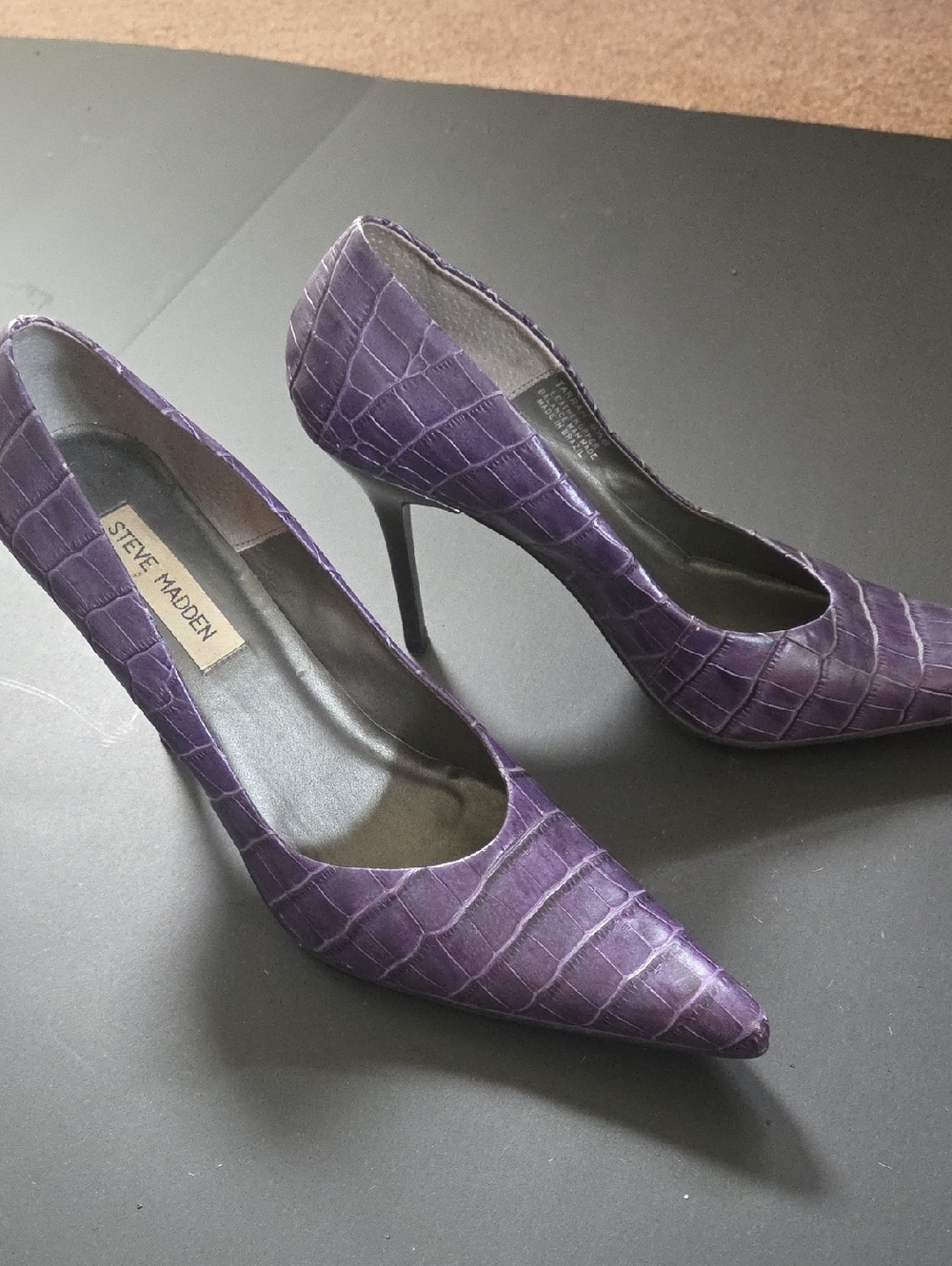 Steve Madden Purple Croc-Embossed Pointed Toe Stiletto Pumps